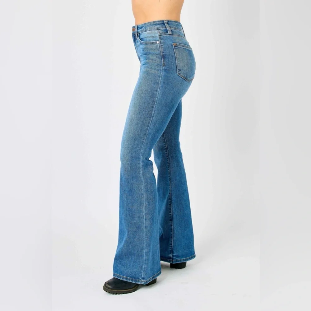 Judy Blue Full Size High-Waisted Classic Flare Jeans Plus Size - Picture 4 of 10